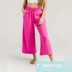 NWOT Zyia Hot Pink Retreat Wide Leg Joggers 26"